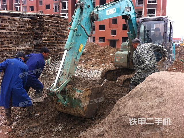 荆州市二手神钢sk75-8挖掘机-null实拍图-0
