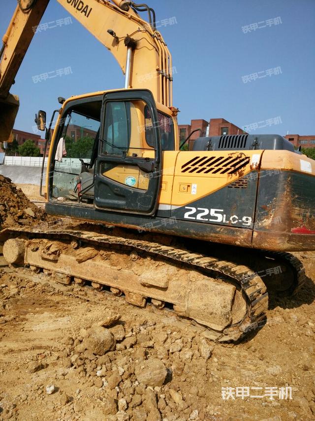 现代r225lc-9挖掘机