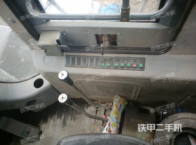 临工953保险盒详细图片,临工953保险盒对照表 临工lg953装载机
