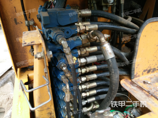 雷沃重工fr85-7挖掘机