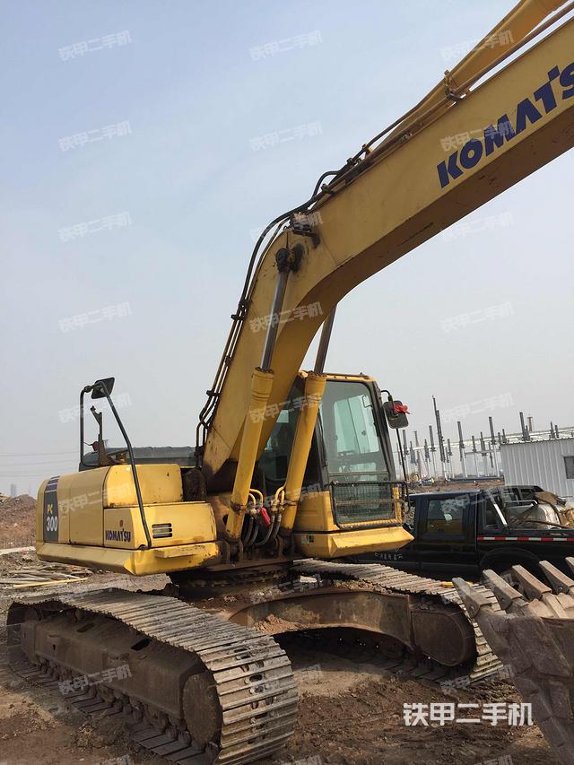 小松pc240lc-8挖掘机