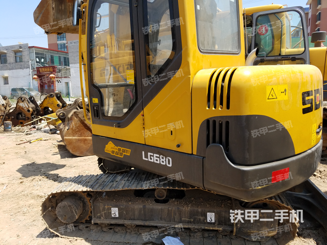 山东临工lg665挖掘机