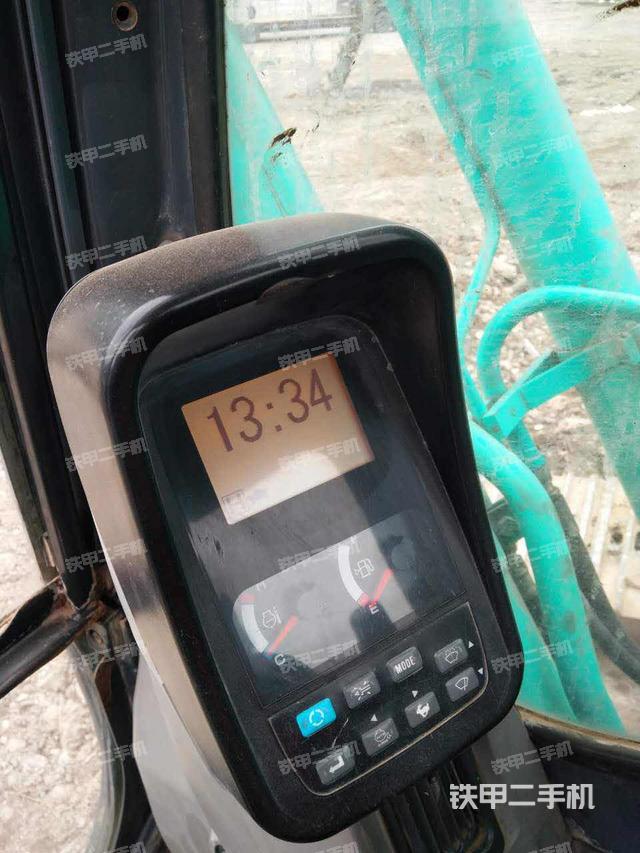 神钢sk200超8挖掘机