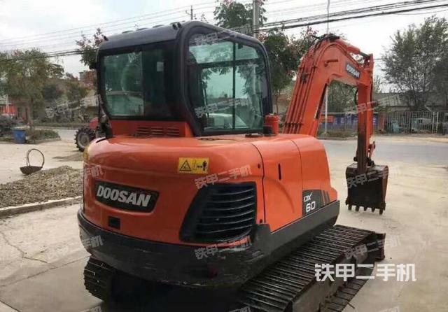 斗山dx60-9挖掘机