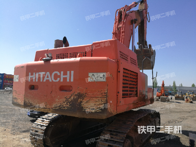 日立zx520lch-3挖掘机