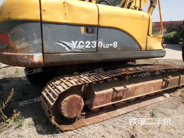 玉柴yc230lc-8挖掘机