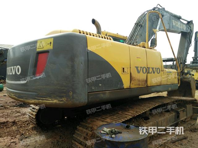 沃尔沃ec240b挖掘机