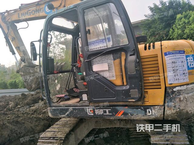 柳工clg908d挖掘机