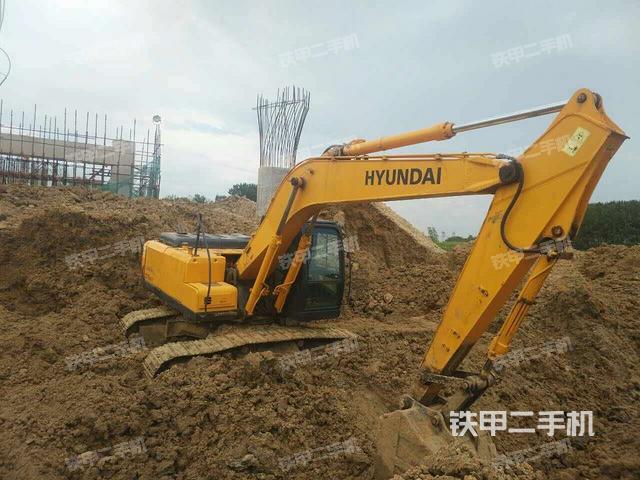 现代r215vs挖掘机
