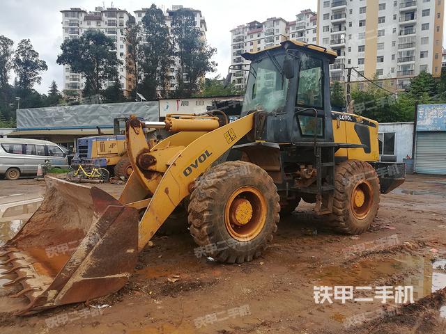 雷沃重工fl935e装载机