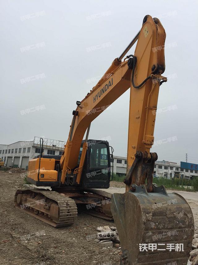 现代r215-7c挖掘机
