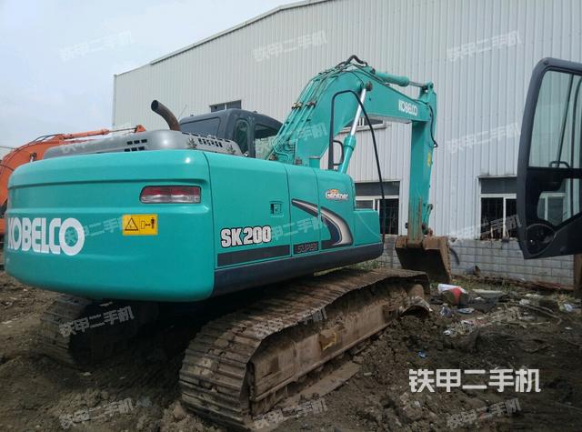 神钢sk200-8挖掘机