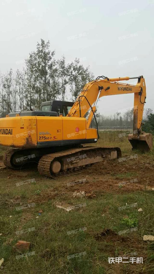 现代r225lvs挖掘机