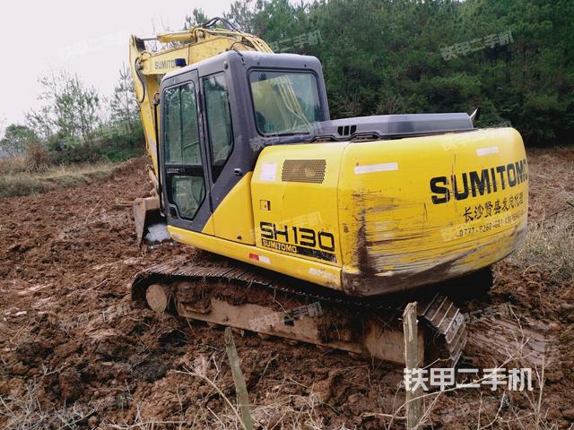 住友sh130-5挖掘机