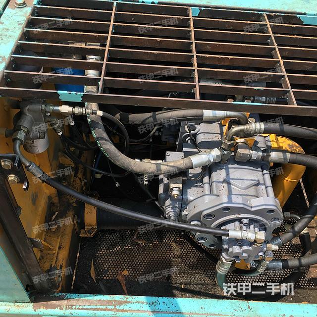 加藤hd2045iii挖掘机