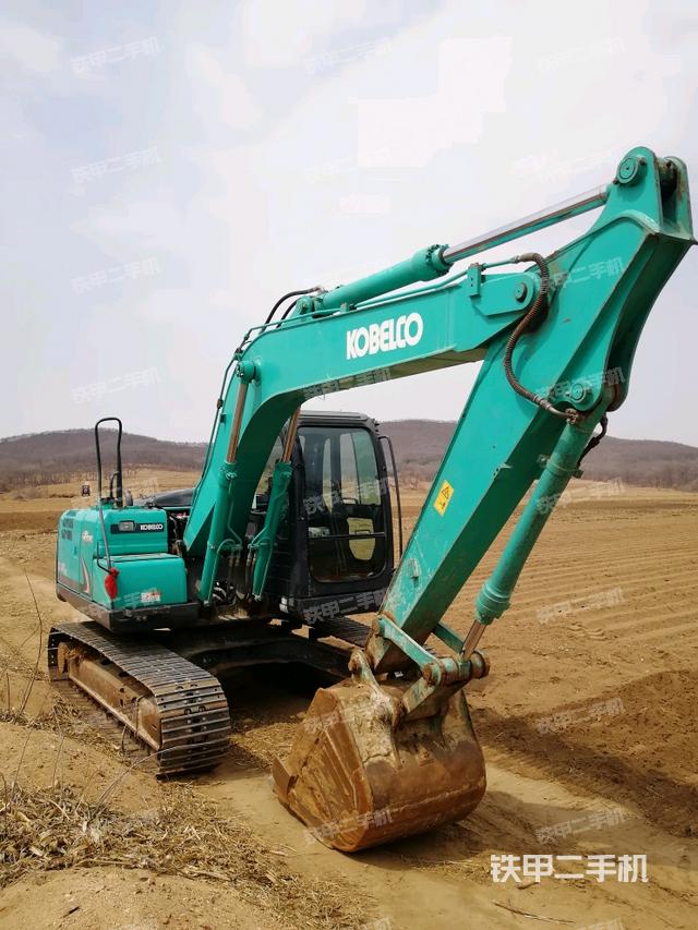 神钢sk140lc-8挖掘机