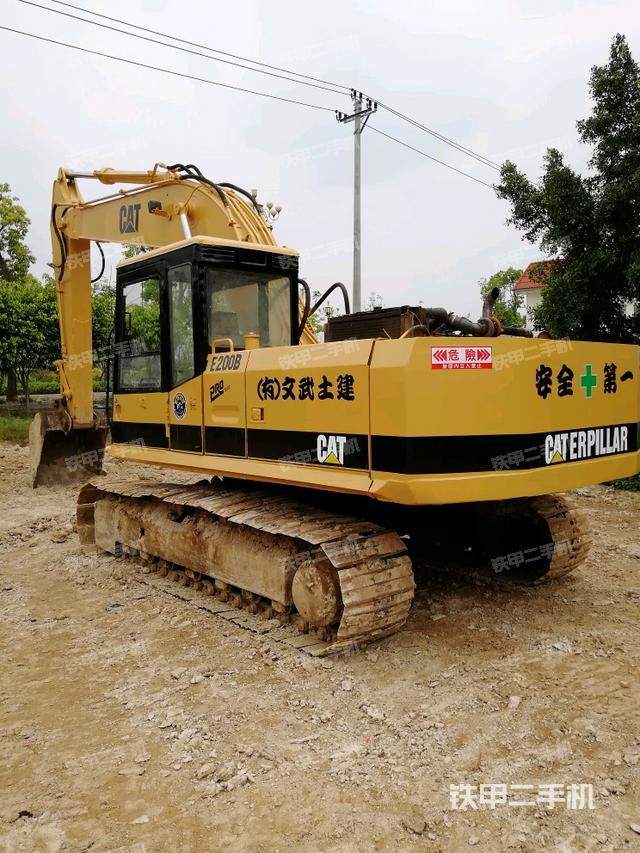 卡特彼勒e200b挖掘机