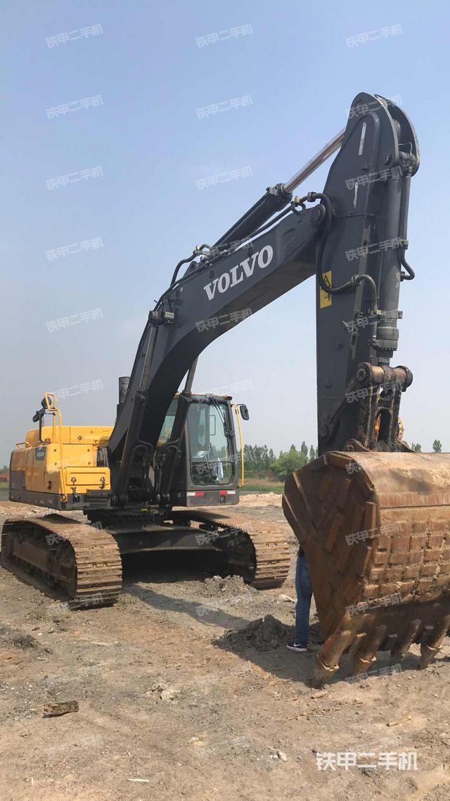 沃尔沃ec380d挖掘机