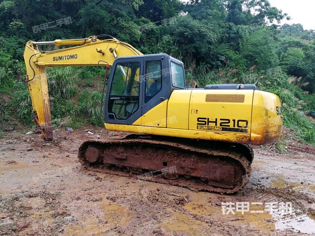 住友sh210-5挖掘机
