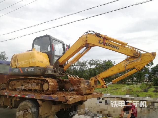柳工clg906d挖掘机