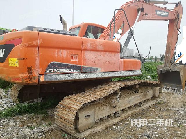 斗山dx260lc-9c挖掘机