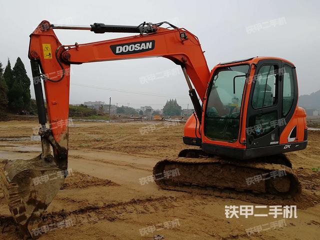 斗山dx75-9c挖掘机