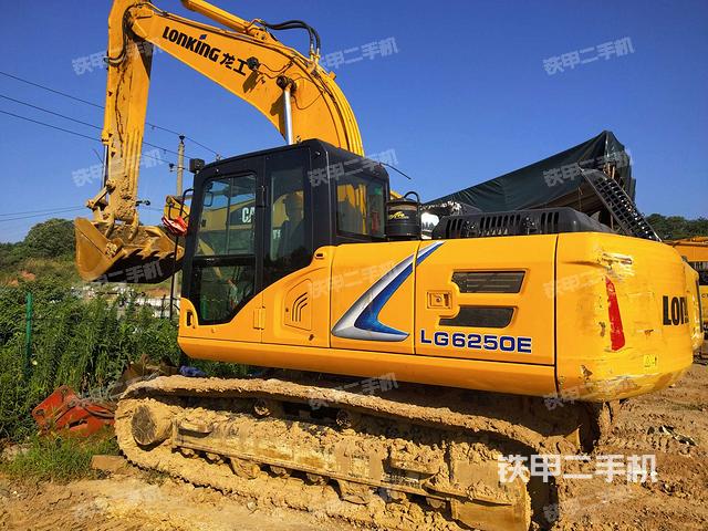 龙工lg6225e挖掘机