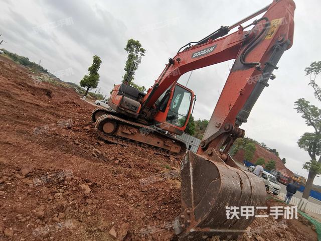 斗山dx130-9c挖掘机