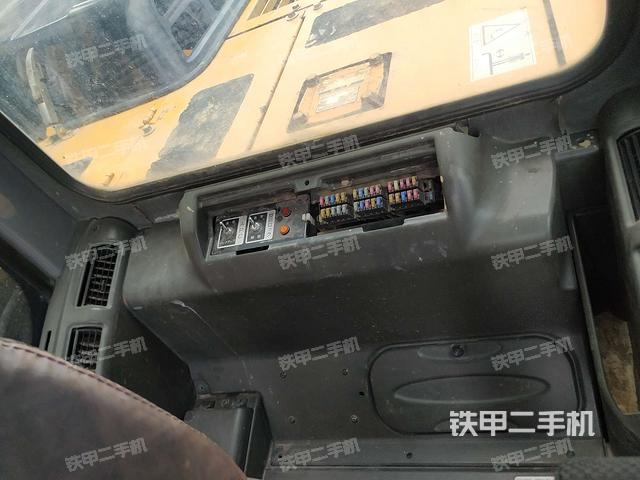 加藤hd820v发掘机