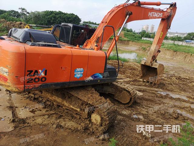 日立zx200-5a挖掘机