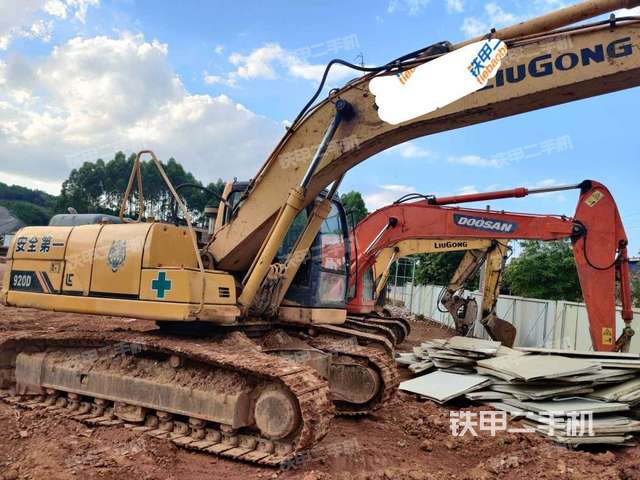 柳工clg920d挖掘机