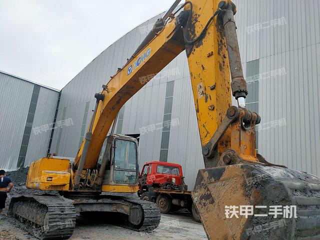 徐工xe260c挖掘机