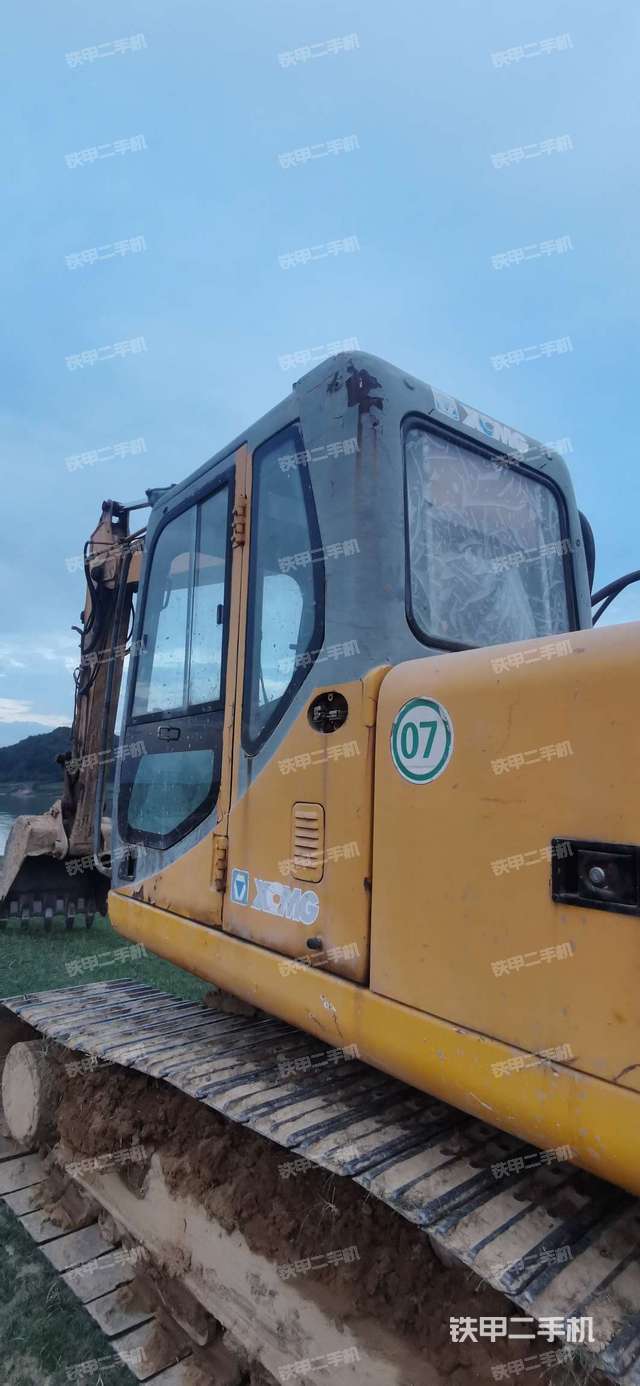 徐工xe210挖掘机