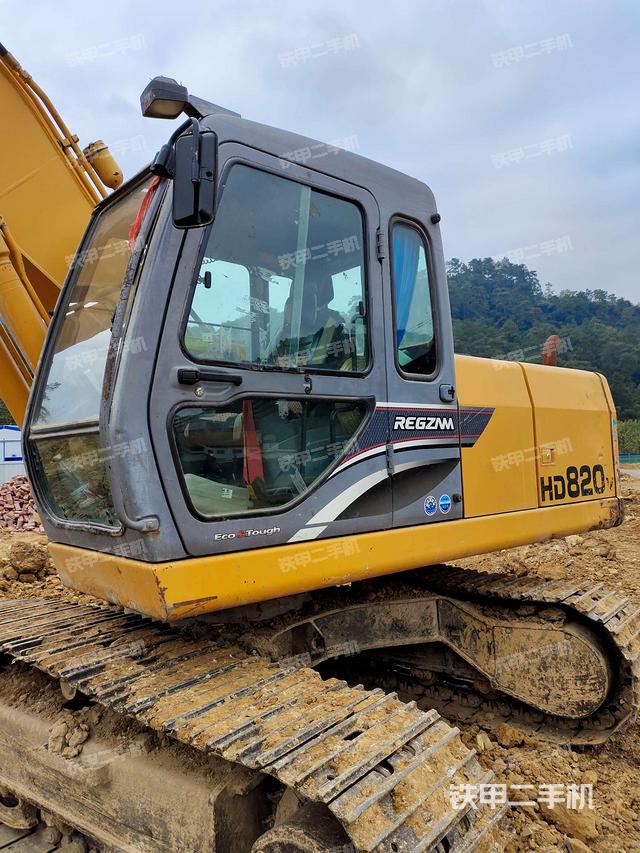 加藤hd820v挖掘机