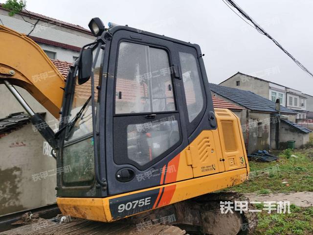 柳工clg9075e挖掘机