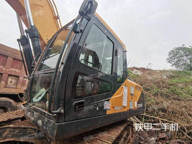 现代r215vs挖掘机