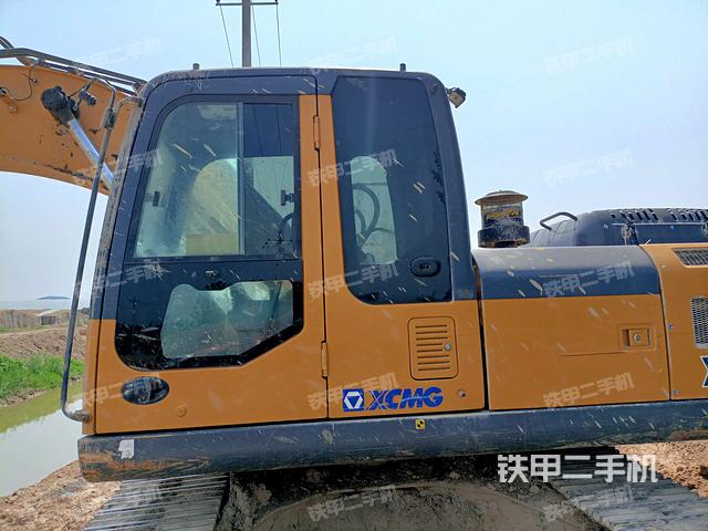 徐工xe200dc挖掘机