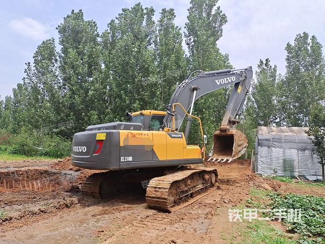 沃尔沃ec210d挖掘机