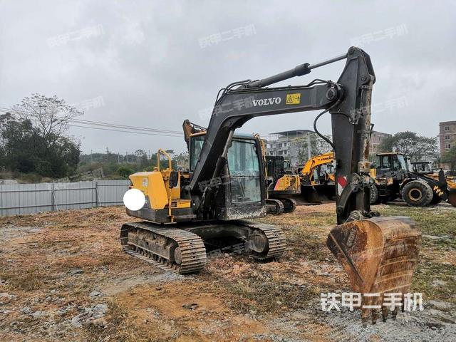 沃尔沃ec80d挖掘机