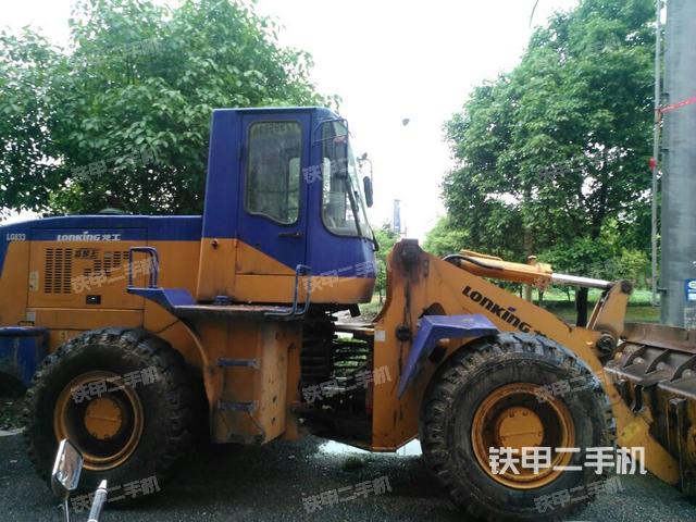 龙工LG833装载机