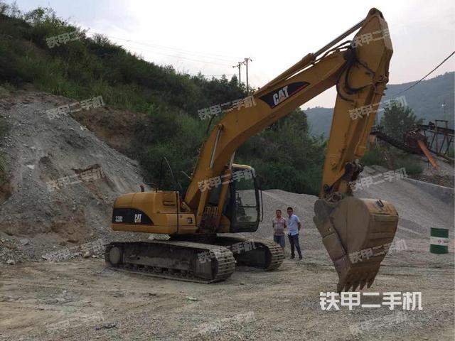 卡特彼勒320C挖掘机
