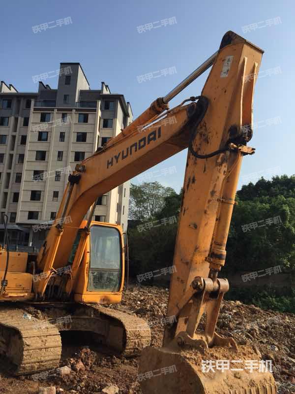 现代R215-7挖掘机