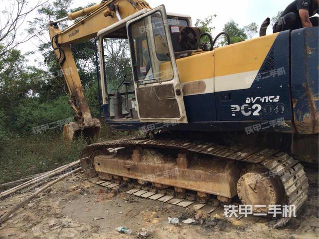 小松PC200-5挖掘机