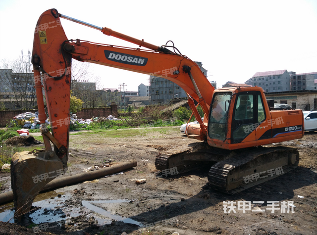 斗山DH220LC-7挖掘机