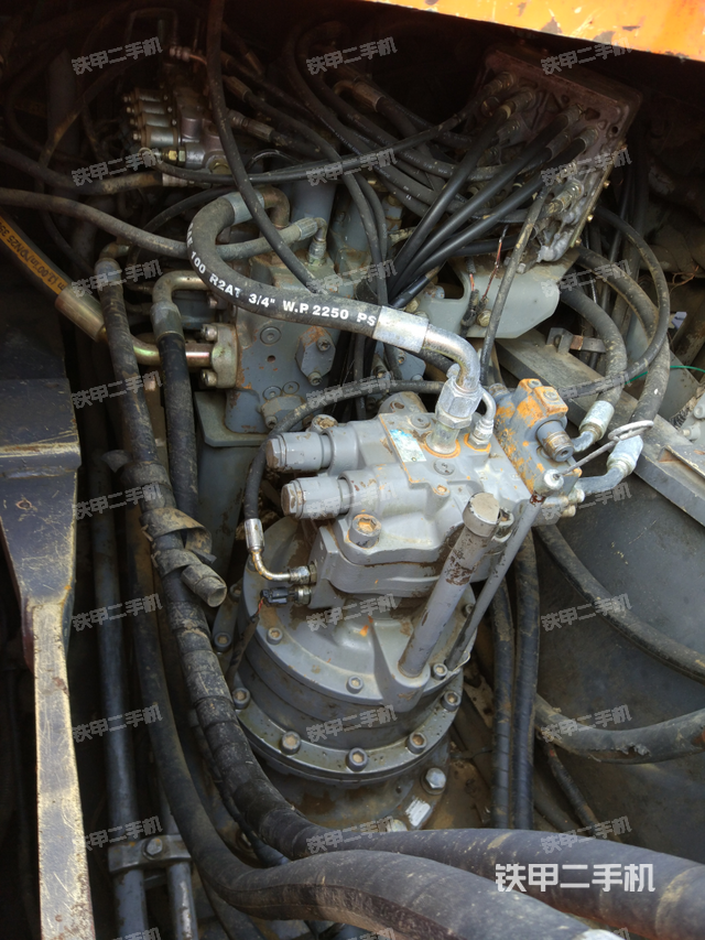 日立ZX210LC-3挖掘机