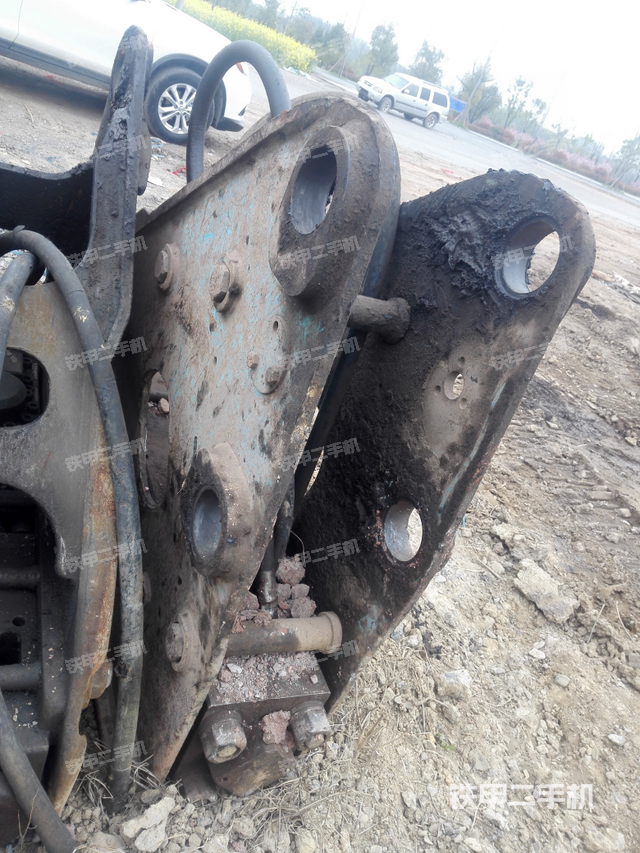 东空tnb151lu塔式破碎锤