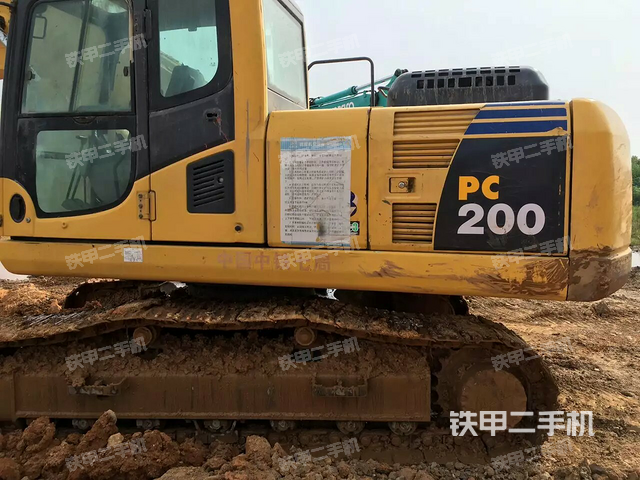 小松PC200-8挖掘机