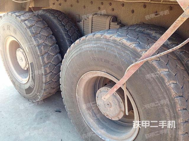 河北张家口市一汽解放8x4工程自卸车