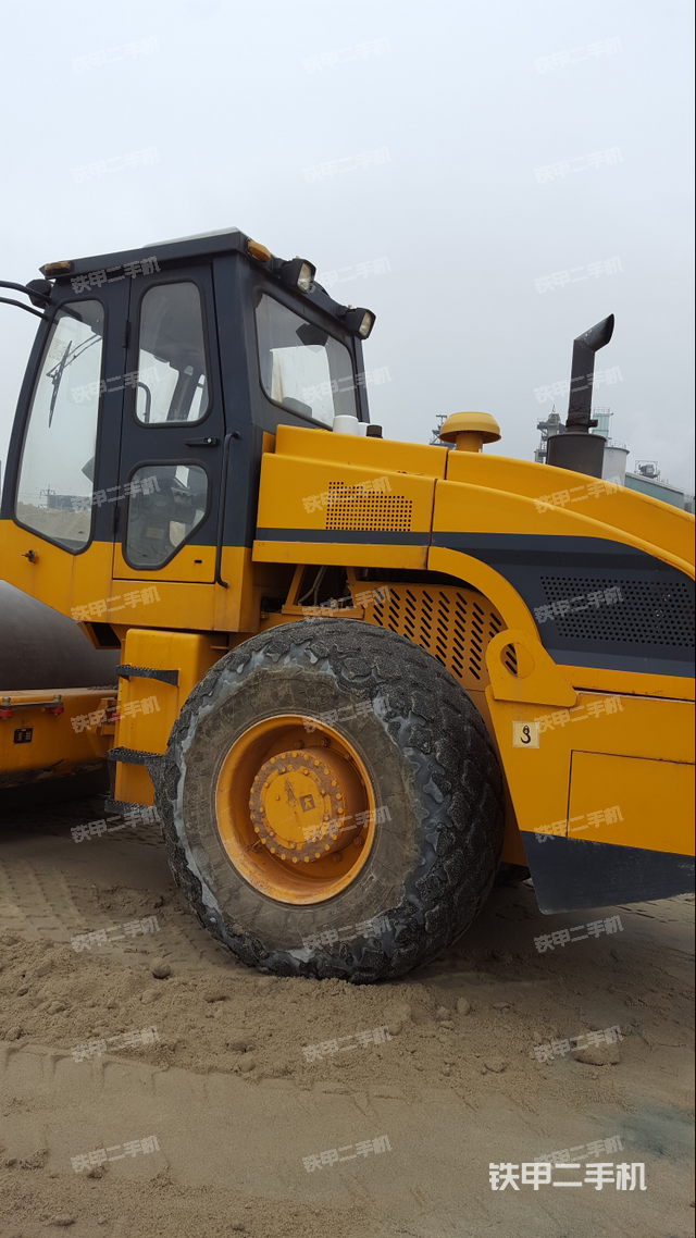 龙工lg520d全液压压路机