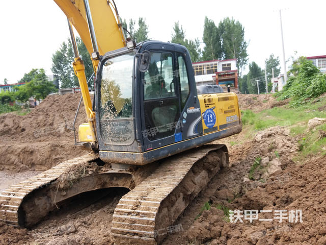 神钢SK210LC-8挖掘机